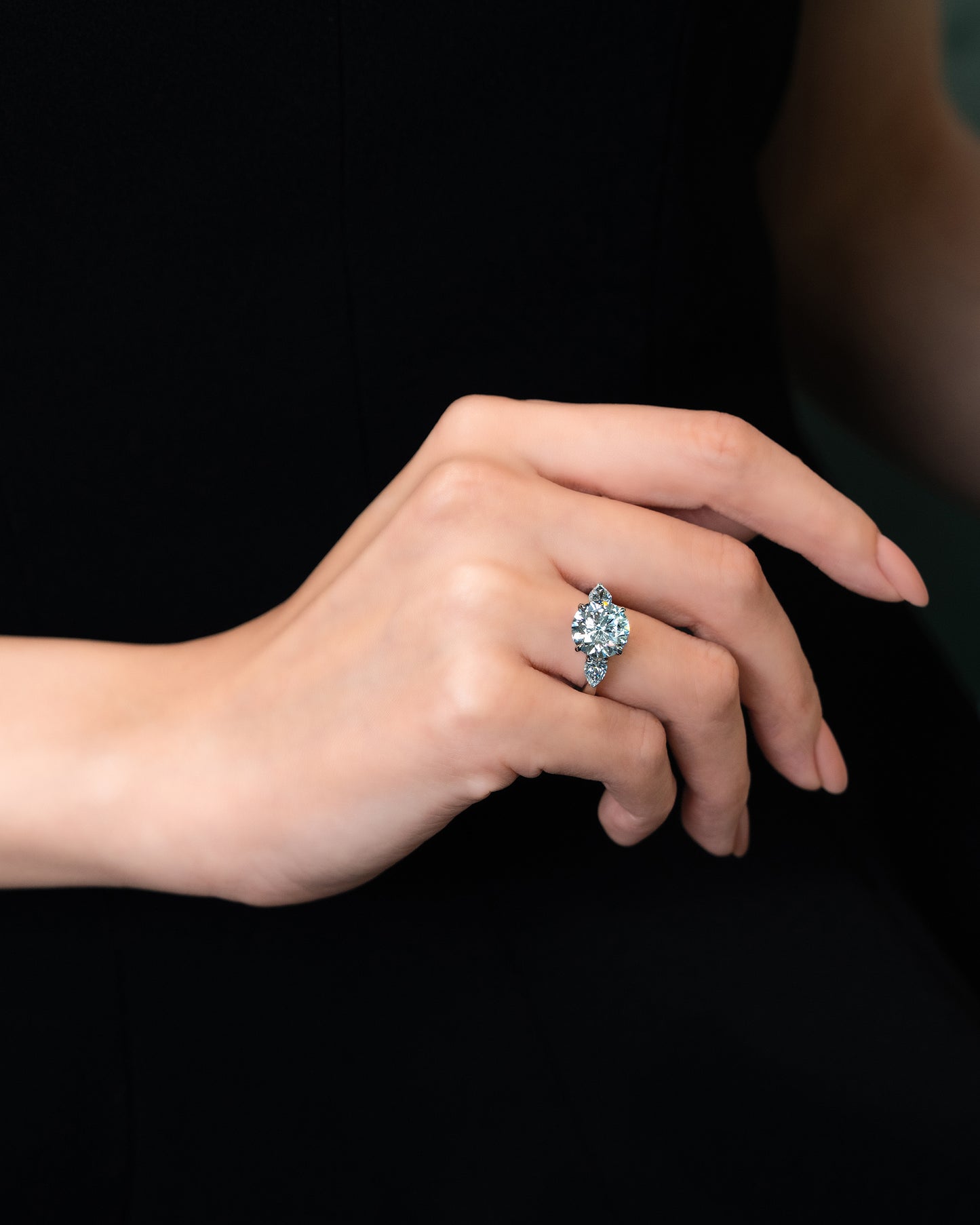 Round Side Pear Ring