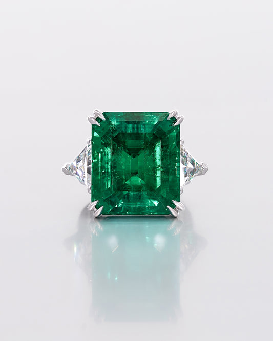 Emerald Majesty Ring