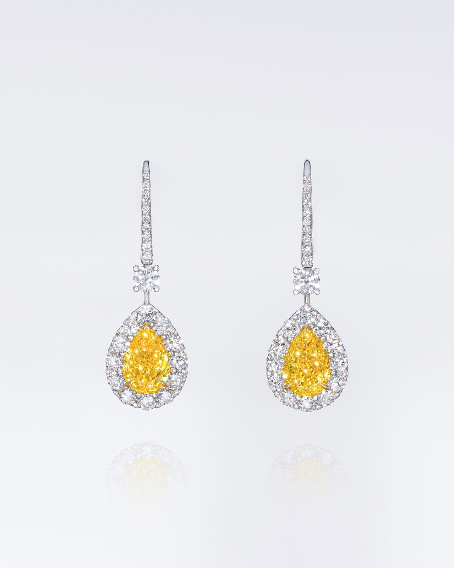 Vivid Yellow Pear Drop – ⅡA Diamond