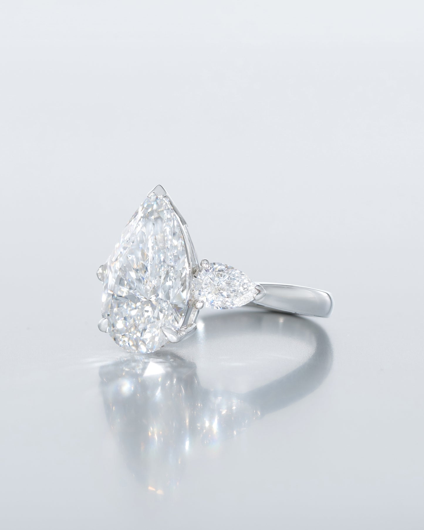 Pear Shape 3stone