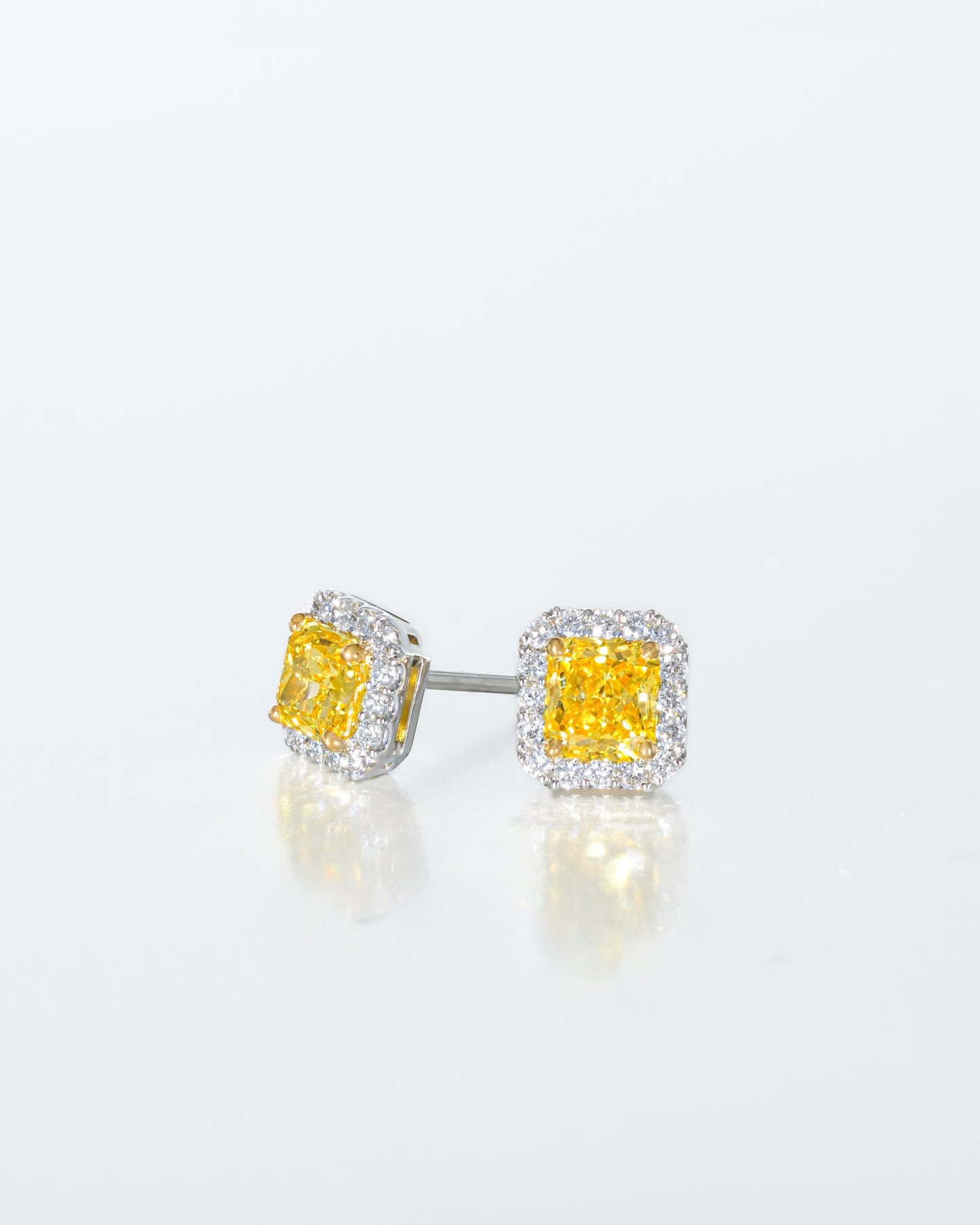 Vivid Yellow Radiant Stud